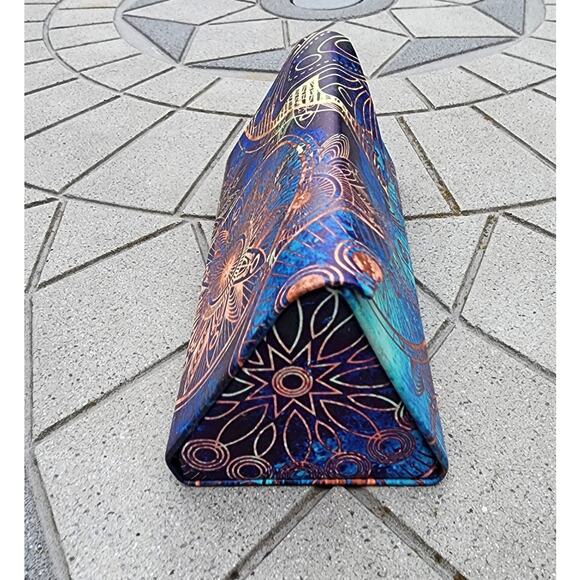 Mandala Stargazer Foldable Triangle Sunglass Case - Picture 3 of 9